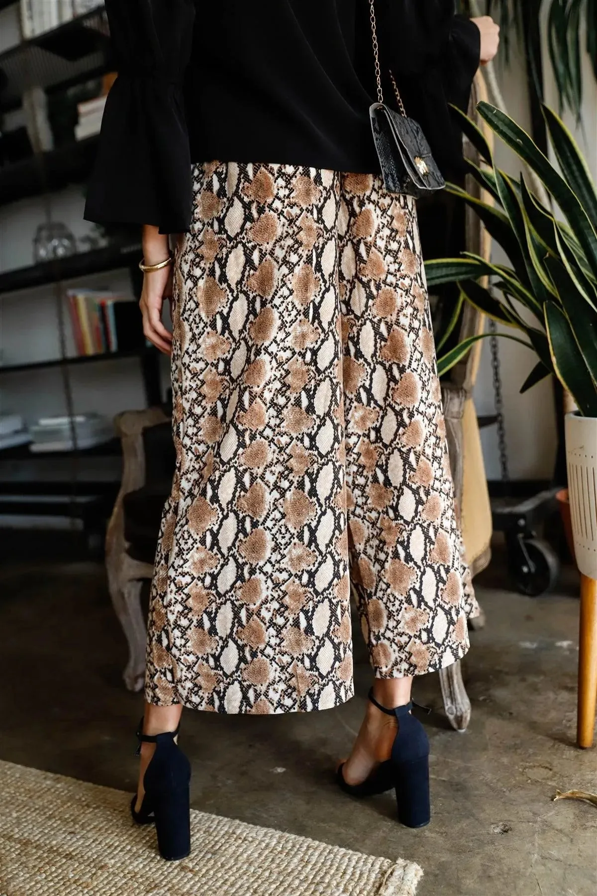 Khaki Multi Color Snake Print Wide Culotte Pants /1-2-2-1