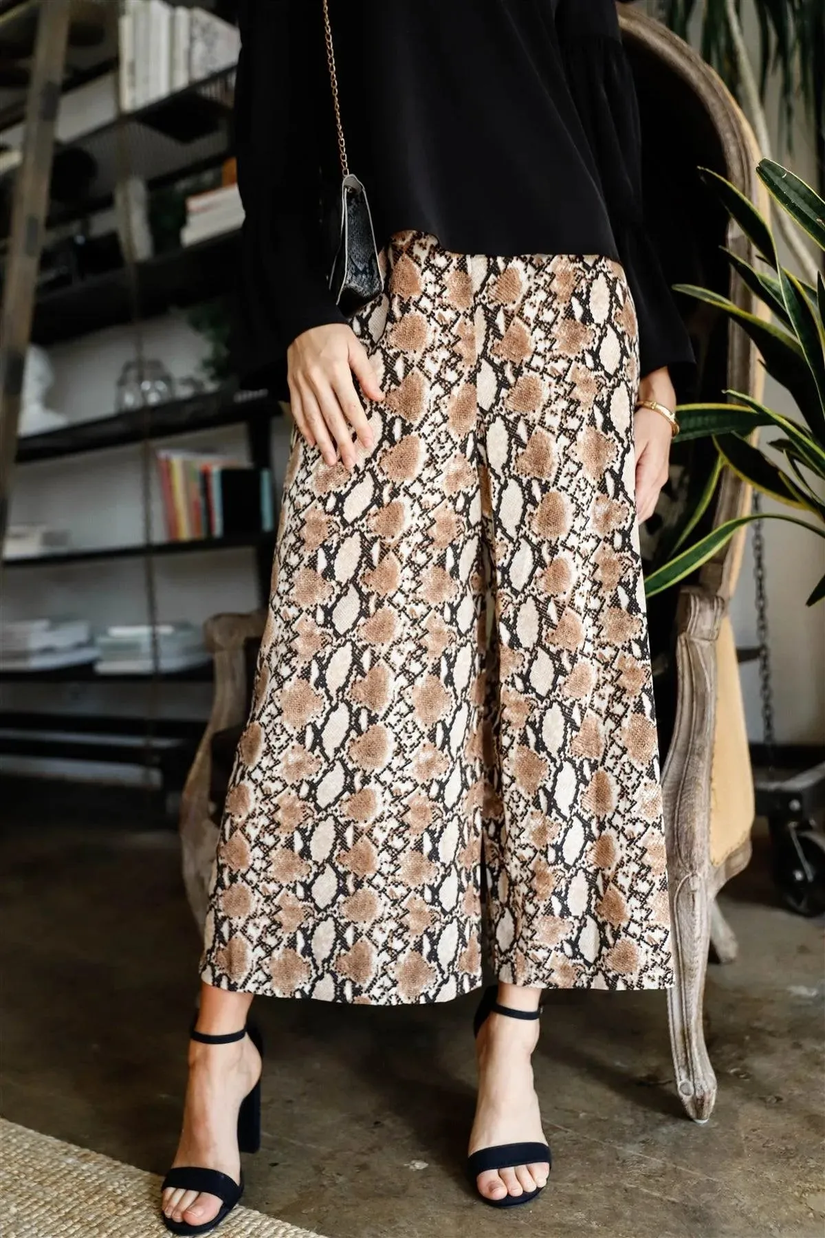 Khaki Multi Color Snake Print Wide Culotte Pants /1-2-2-1