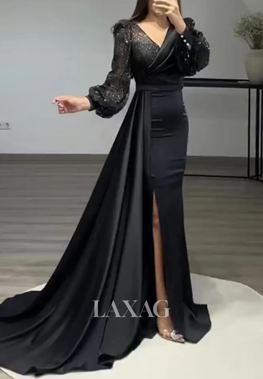 V-Neck Long Sleeves Pleated Satin Evening Gowns Sequined Beaded Sweep Train Mermaid Prom Dress